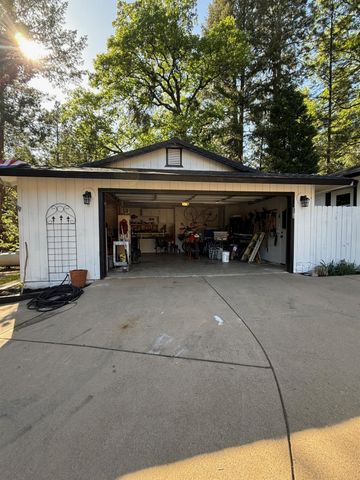 5685 Daisy Cir, Pollock Pines, CA 95726