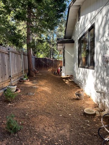 5685 Daisy Cir, Pollock Pines, CA 95726