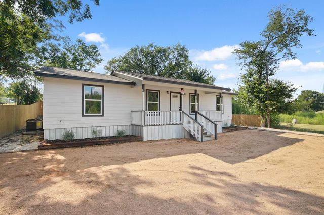 713 Burkett ST, Taylor, TX 76574