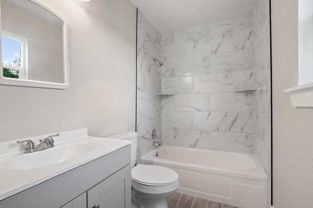 713 Burkett ST, Taylor, TX 76574