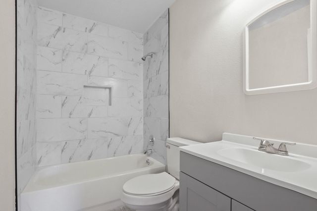 713 Burkett ST, Taylor, TX 76574