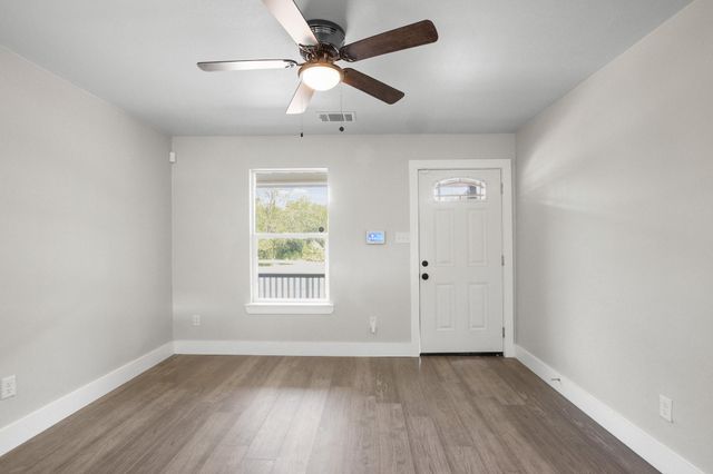 713 Burkett ST, Taylor, TX 76574