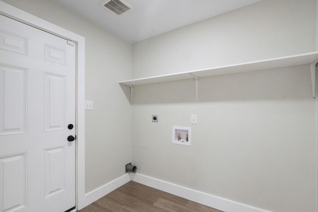 713 Burkett ST, Taylor, TX 76574