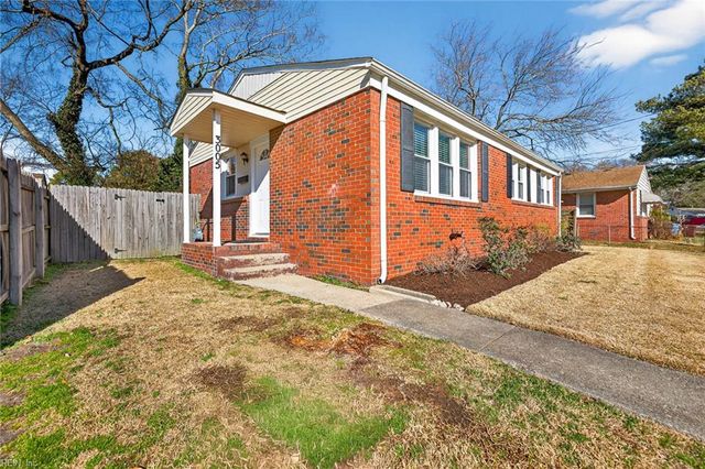 3005 Menands DR, Chesapeake, VA 23325