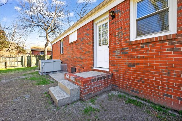 3005 Menands DR, Chesapeake, VA 23325