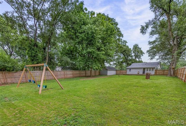 625 E College Street, Farmington, MO 63640