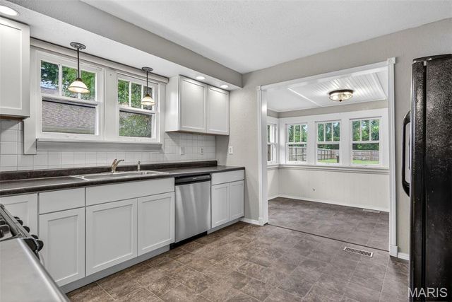 625 E College Street, Farmington, MO 63640