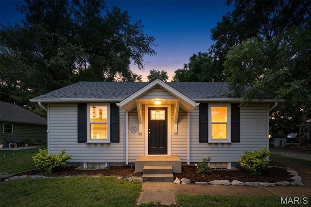 625 E College Street, Farmington, MO 63640