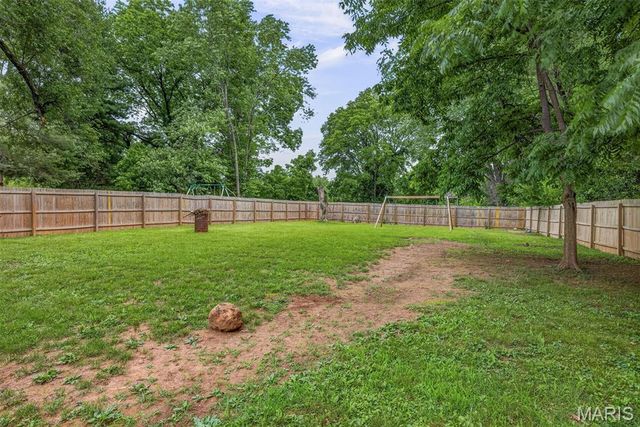 625 E College Street, Farmington, MO 63640