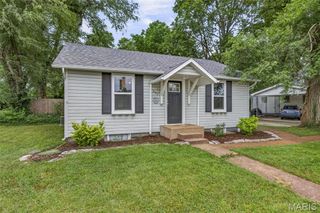 625 E College Street, Farmington, MO 63640