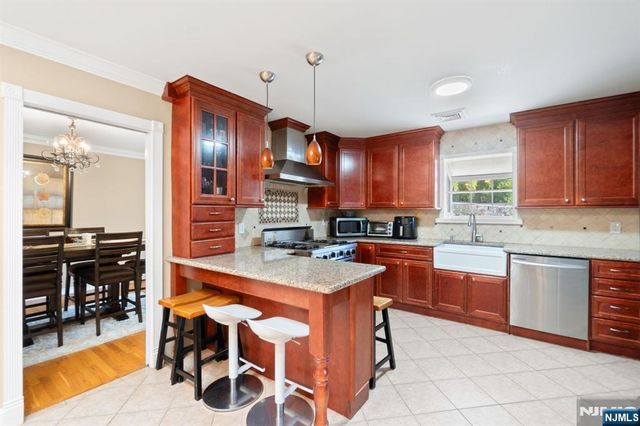 51 Anderson Avenue, Englewood Cliffs, NJ 07632