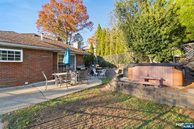 51 Anderson Avenue, Englewood Cliffs, NJ 07632