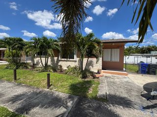 5851-5853 Fillmore Street, Hollywood, FL 33021