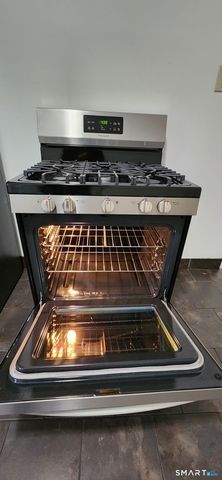 24 Meadow Street 1 North, Wallingford, CT 06492