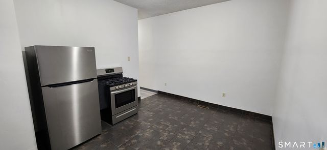 24 Meadow Street 1 North, Wallingford, CT 06492