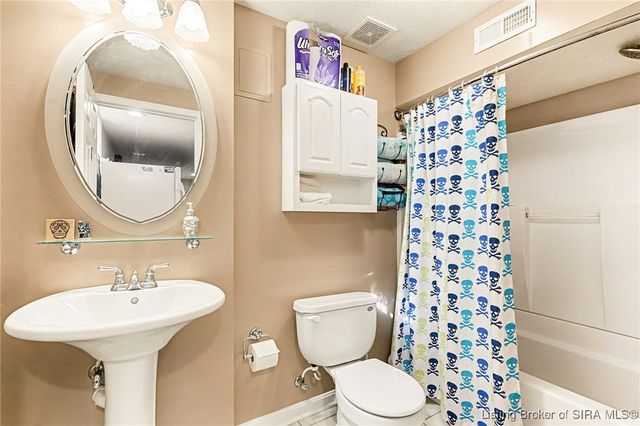 104 Blackiston Ridge Court, Clarksville, IN 47129