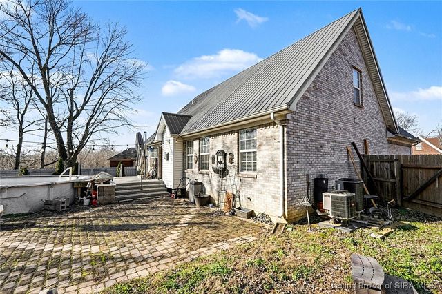 104 Blackiston Ridge Court, Clarksville, IN 47129