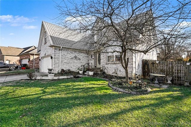 104 Blackiston Ridge Court, Clarksville, IN 47129