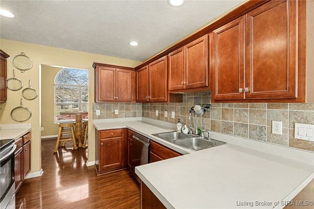 104 Blackiston Ridge Court, Clarksville, IN 47129