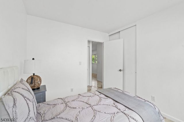 24 Cambridge Rd, South Brunswick Twp., NJ 08824