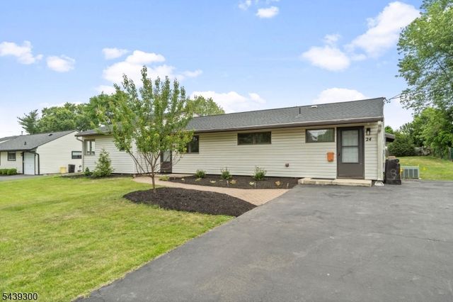 24 Cambridge Rd, South Brunswick Twp., NJ 08824