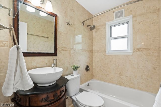 24 Cambridge Rd, South Brunswick Twp., NJ 08824