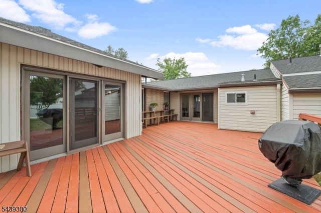 24 Cambridge Rd, South Brunswick Twp., NJ 08824