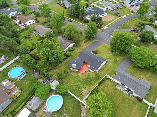 24 Cambridge Rd, South Brunswick Twp., NJ 08824