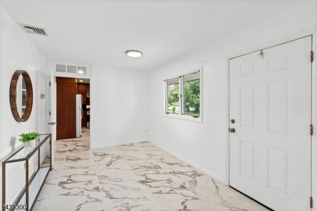 24 Cambridge Rd, South Brunswick Twp., NJ 08824