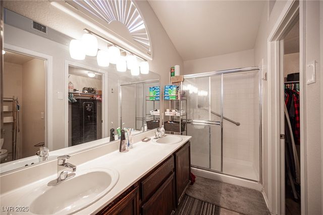 7231 Sequoia Springs Drive, Las Vegas, NV 89147