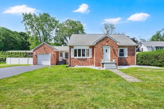 12 Lexington Street, Agawam, MA 01001