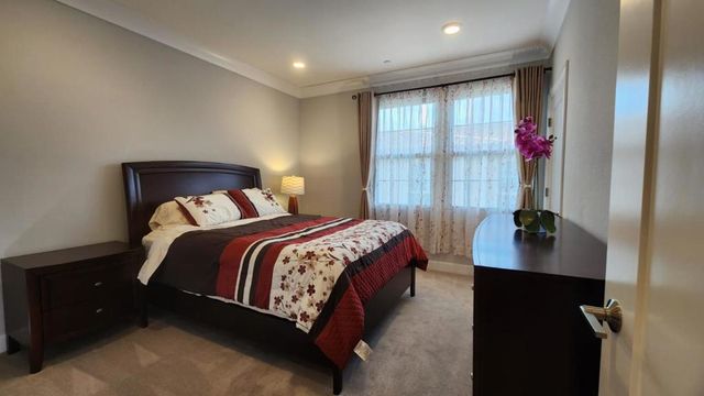 1068 Bigleaf Place 402, San Jose, CA 95131