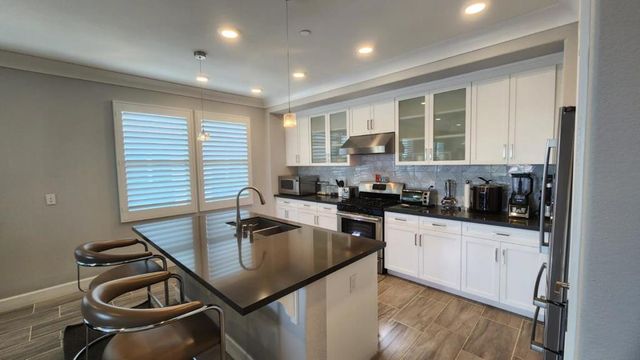 1068 Bigleaf Place 402, San Jose, CA 95131