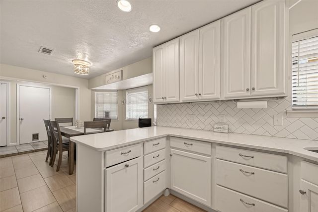 555 Shealy Street, Houston, TX 77598