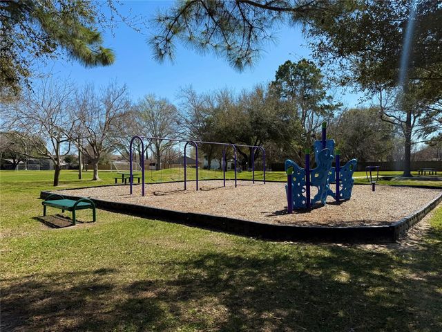 555 Shealy Street, Houston, TX 77598