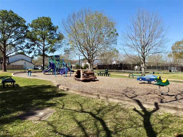 555 Shealy Street, Houston, TX 77598