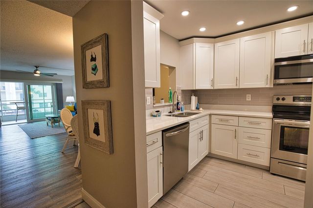 240 SANTA MARIA STREET 225, Venice, FL 34285