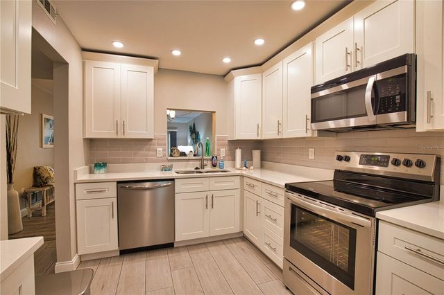 240 SANTA MARIA STREET 225, Venice, FL 34285