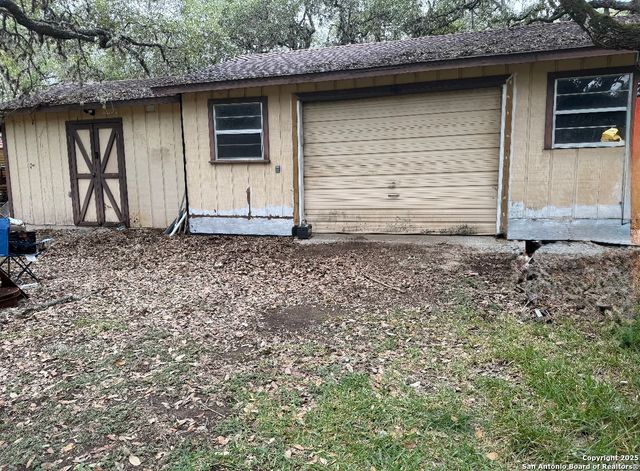 28133 E Windwood Dr, Boerne, TX 78006