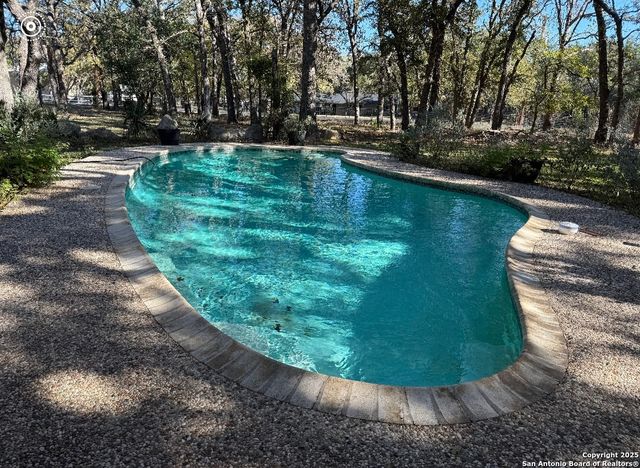 28133 E Windwood Dr, Boerne, TX 78006