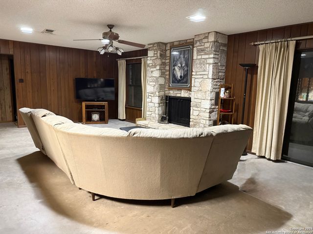 28133 E Windwood Dr, Boerne, TX 78006