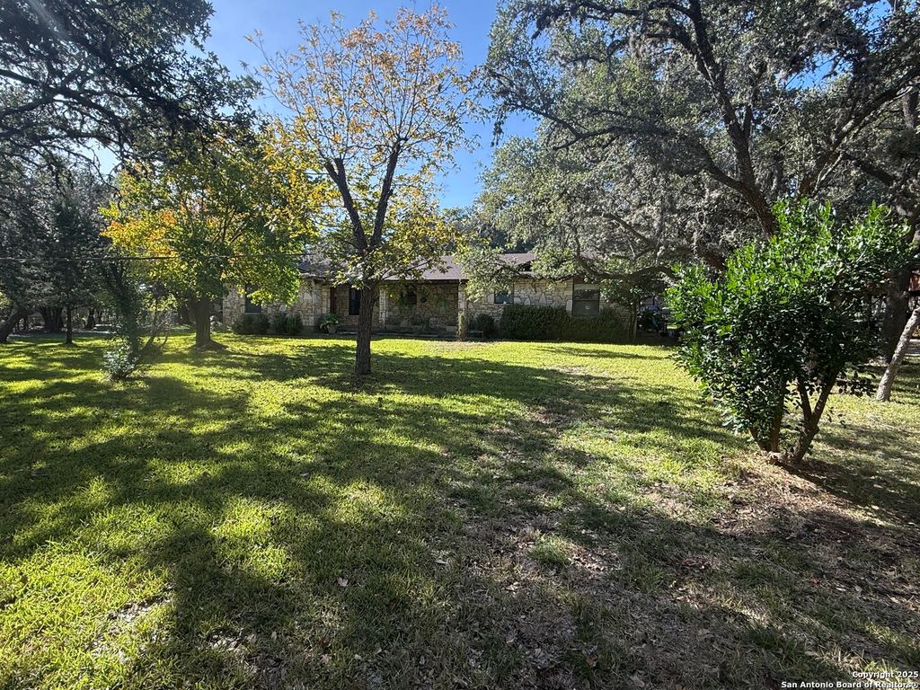 28133 E Windwood Dr, Boerne, TX 78006