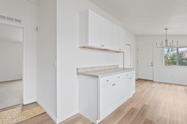 744 W Simmons Road, Tucson, AZ 85705