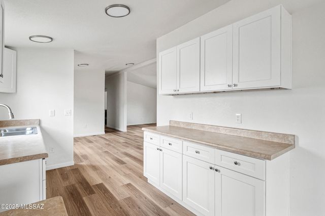 744 W Simmons Road, Tucson, AZ 85705
