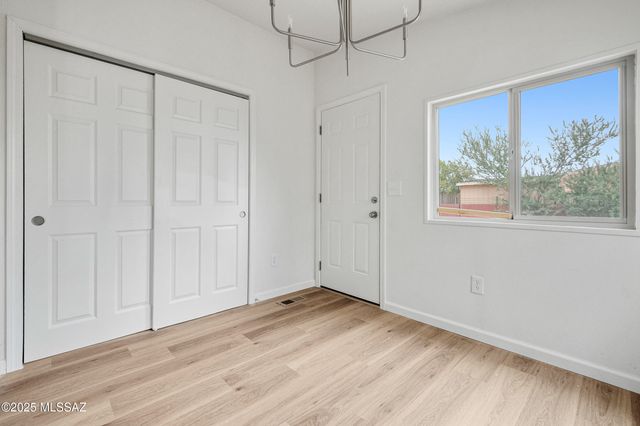 744 W Simmons Road, Tucson, AZ 85705