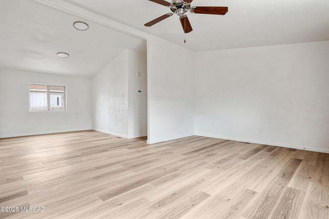 744 W Simmons Road, Tucson, AZ 85705