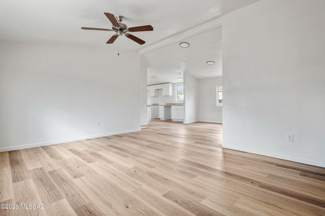 744 W Simmons Road, Tucson, AZ 85705