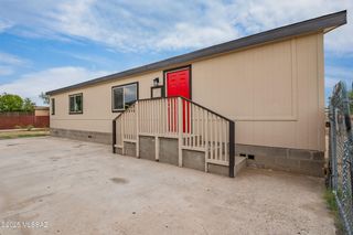 744 W Simmons Road, Tucson, AZ 85705