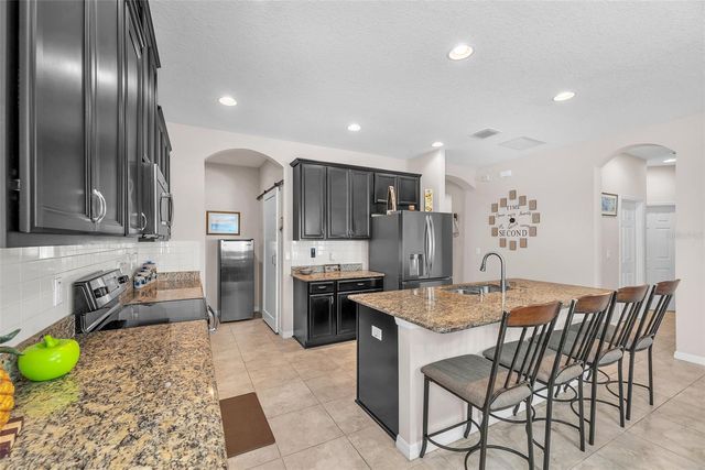 8206 WILLOW BEACH DRIVE, Riverview, FL 33578