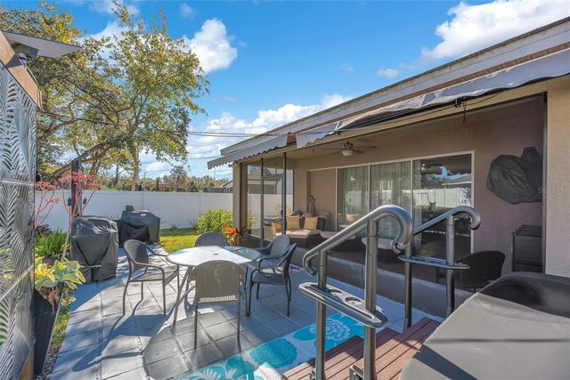 8206 WILLOW BEACH DRIVE, Riverview, FL 33578